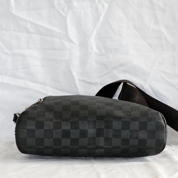 Louis Vuitton Damier Graphite Mick PM - Picture 6 of 12
